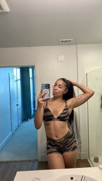 Full leaked Amiah simmons private photo