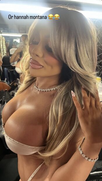 Full leaked Amiradoll private onlyfans photo