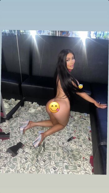 Full leaked Amiradoll private onlyfans photo