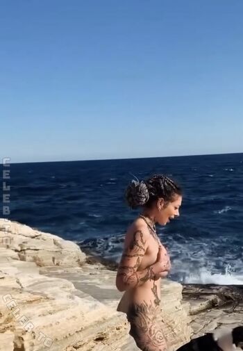 Full leaked Amk private onlyfans photo