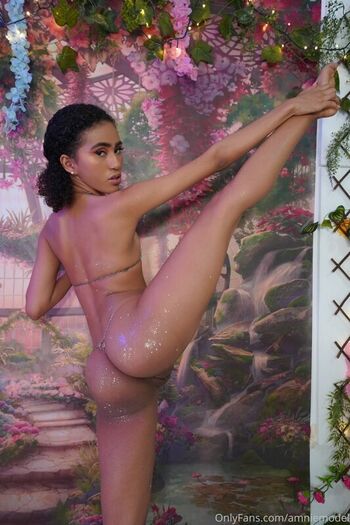 Full leaked Amniemodel private photo