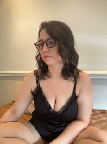 Full leaked Amooraaamoon private photo