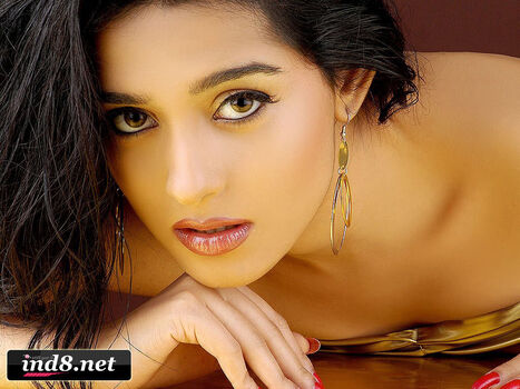 Full leaked Amrita rao private photo