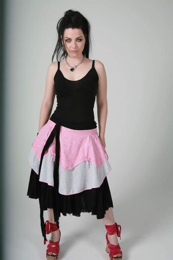 Full leaked Amy lee page private photo