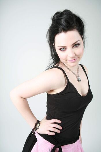 Full leaked Amy lee page private photo