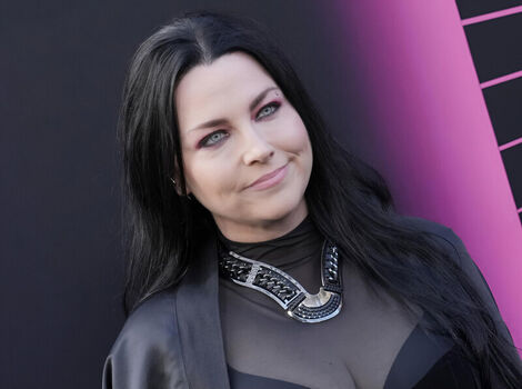 Full leaked Amy lee private photo