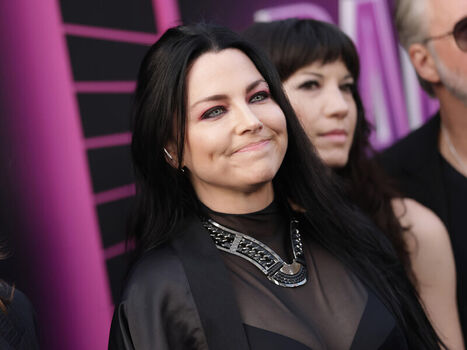 Full leaked Amy lee private photo