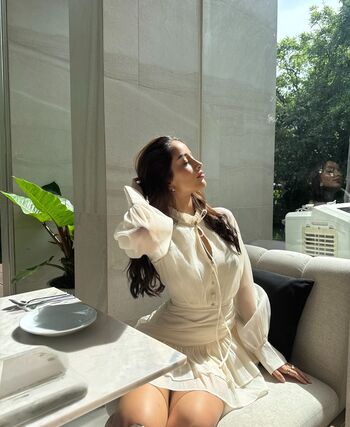 Full leaked Amy viranya berry page private onlyfans photo