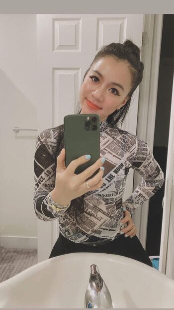 Full leaked Amy private photo