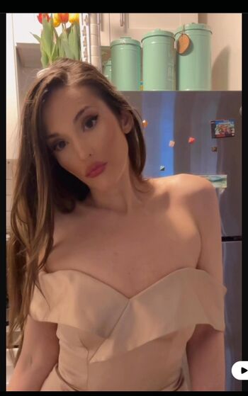 Full leaked Amyec private onlyfans photo