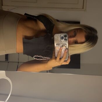 Full leaked Amyyxmcl private onlyfans photo