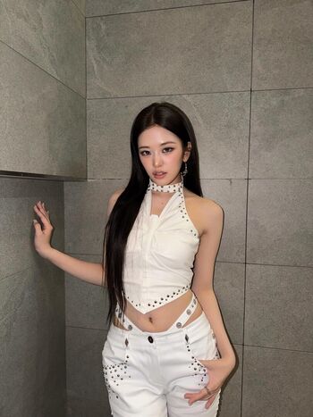 Full leaked An yujin page private onlyfans photo