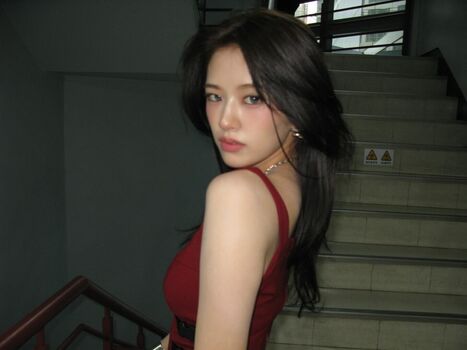 An Yujin 안유진 |