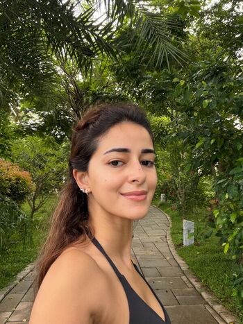 Full leaked Ananya pandey private photo