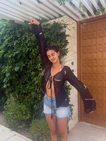 Full leaked Ananya pandey private photo
