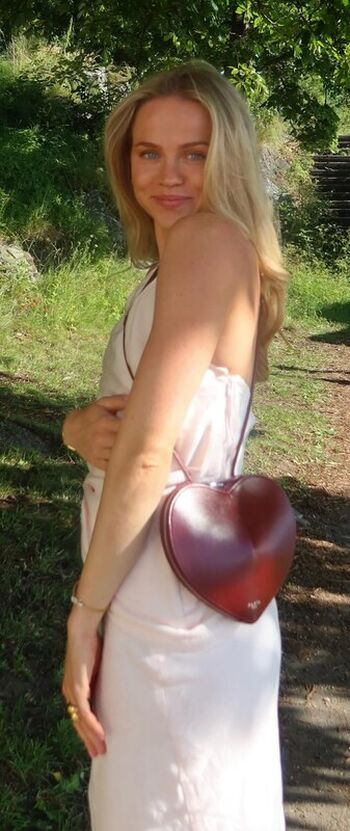 Full leaked Andrea rooth private photo