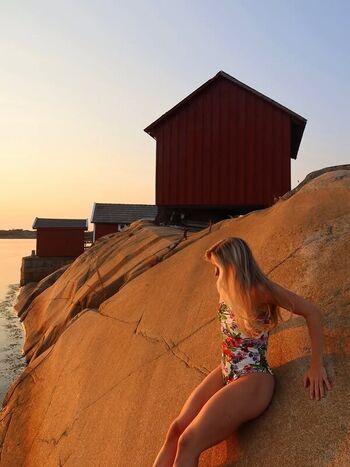 Full leaked Andrea rooth private photo