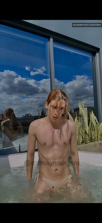 Full leaked Androgynoux boy private photo
