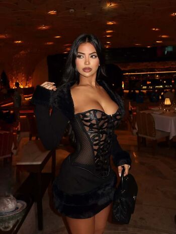 Full leaked Aneeqa farid private onlyfans photo