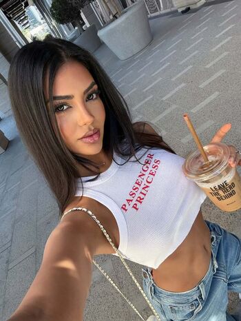 Full leaked Aneeqa farid page private photo