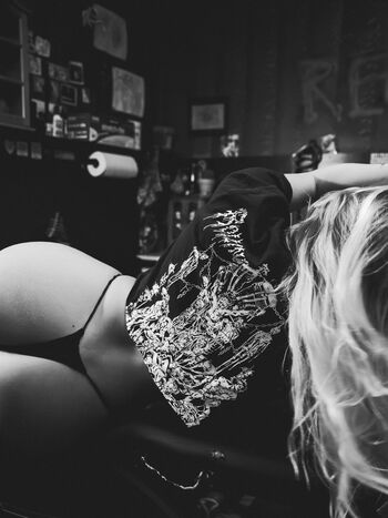 Full leaked Anelaraiin page private onlyfans photo