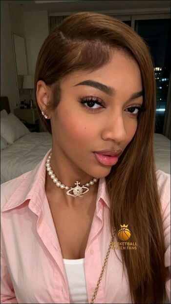 Full leaked Angel reese private photo