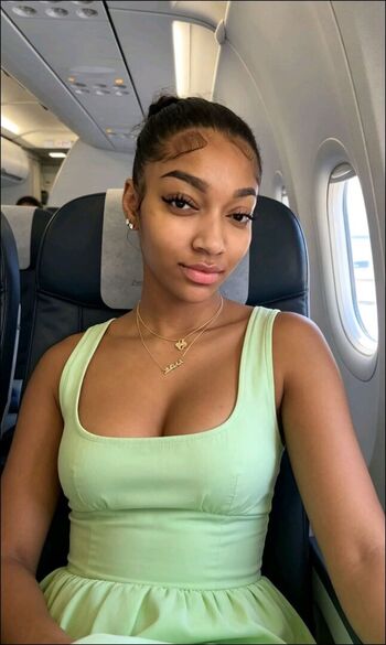 Full leaked Angel reese private photo