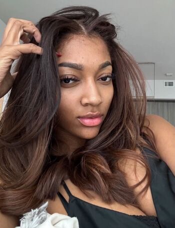 Full leaked Angel reese page private photo