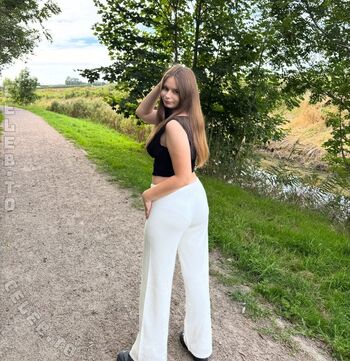 Angelina_Dehlow