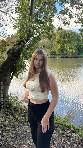 Angelina_Dehlow