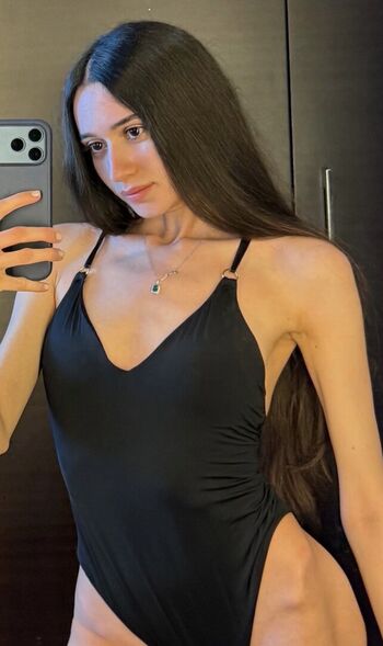 Full leaked Angelina private photo