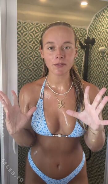 Full leaked Angelinajoleen private photo