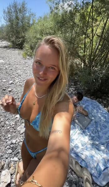 Full leaked Angelinajoleen private photo