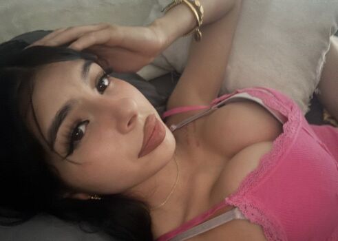 Full leaked Angeliquevalenziah private photo
