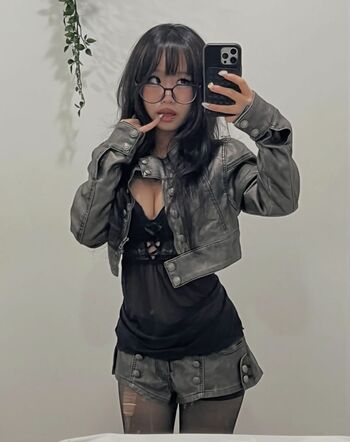 Full leaked Angelmomo private photo