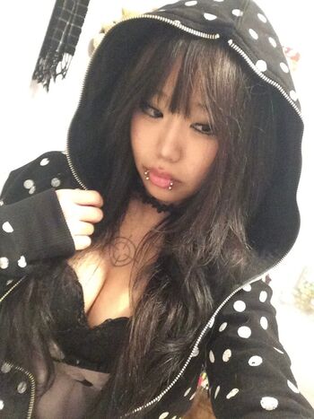 Full leaked Angelmomo private photo
