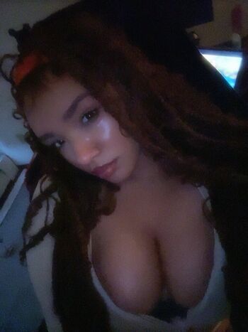 Full leaked Angieewhyy private onlyfans photo