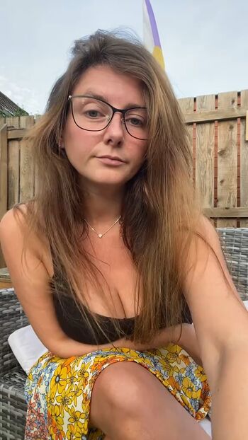 Full leaked Angryweewifey private photo