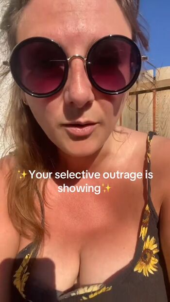 Full leaked Angryweewifey private photo