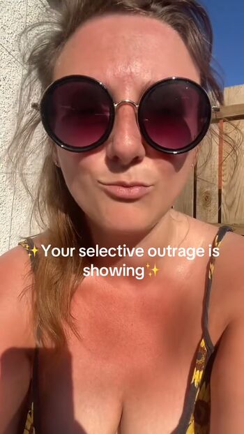 Full leaked Angryweewifey private photo