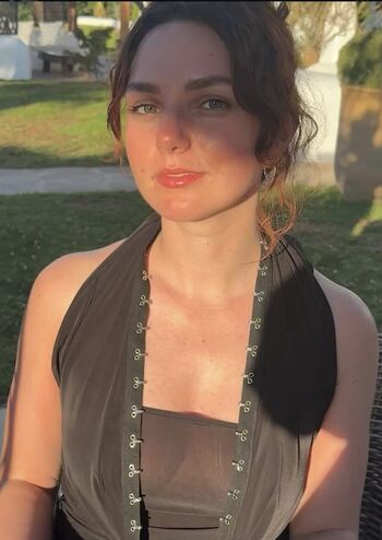 Full leaked Ania magliano private photo