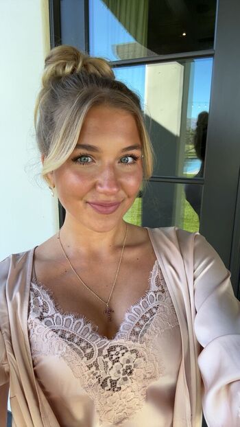 Full leaked Aniela leon page private onlyfans photo