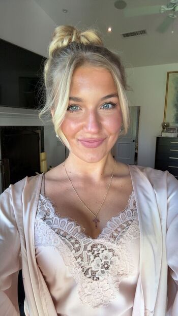 Full leaked Aniela leon page private onlyfans photo