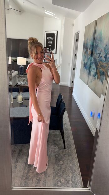 Full leaked Aniela leon page private onlyfans photo