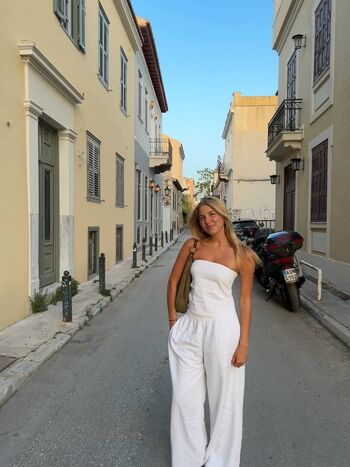 Full leaked Aniela leon page private photo