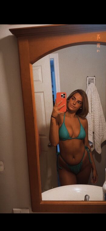 Full leaked Anikaaa private onlyfans photo