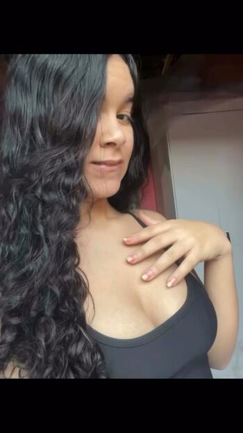 Full leaked Aninhaoficial private photo