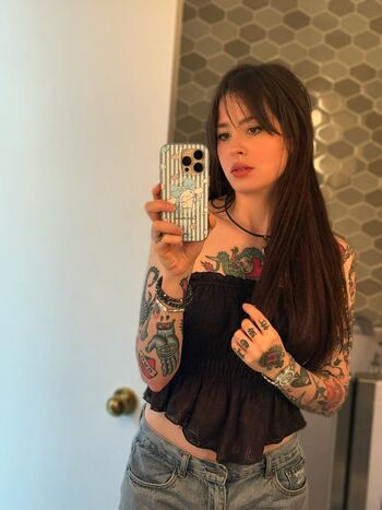 Full leaked Anisa jomha private photo