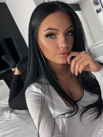 Full leaked Anitkova private photo