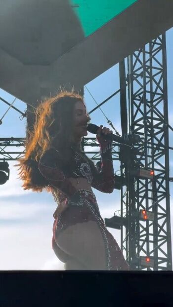 Full leaked Anitta private photo